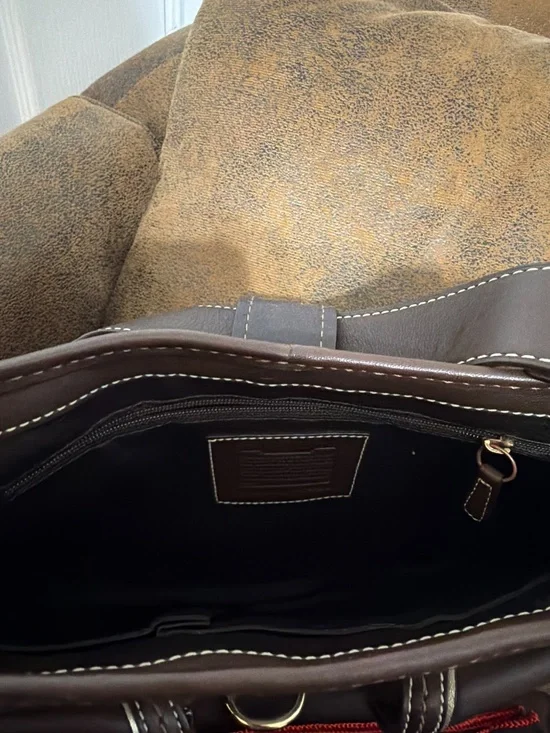 Coach Signature Canvas & Leather Shoulder Bag – Like New - Picture 3 of 4